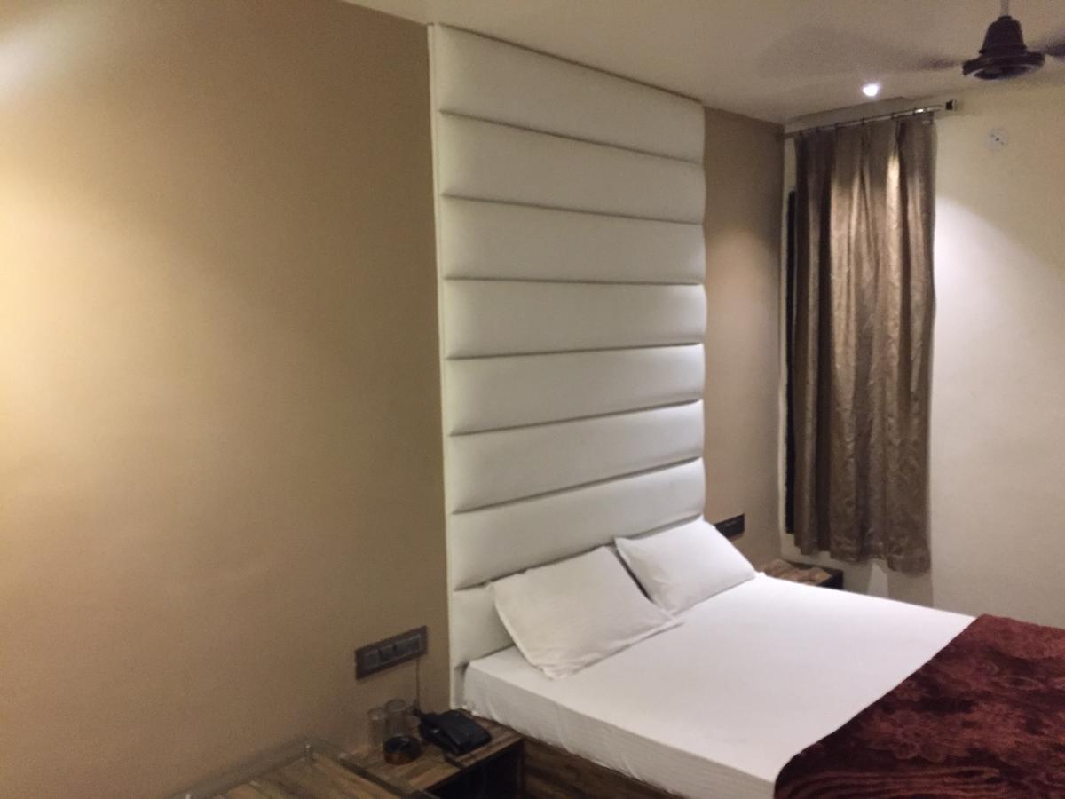 Hotel Shiva Sehore エクステリア 写真